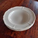 Wedgwood QUEENS PLAIN  Nieuwe pastaborden 27 cm, Huis en Inrichting, Keuken | Servies, Nieuw, Ophalen of Verzenden, Bord(en), Wedgwood