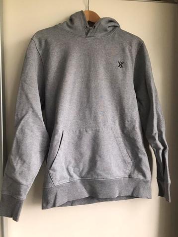 Hoody maat M beschikbaar voor biedingen