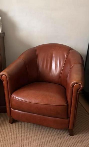 Mooie leren fauteuil beschikbaar voor biedingen