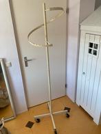 Vintage Spiraal Kapstok op Wieltjes, Gebruikt, Ophalen of Verzenden, Metaal, Staande kapstok