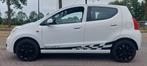 Sportieve suzuki alto, Auto's, Voorwielaandrijving, Stof, Wit, Handgeschakeld
