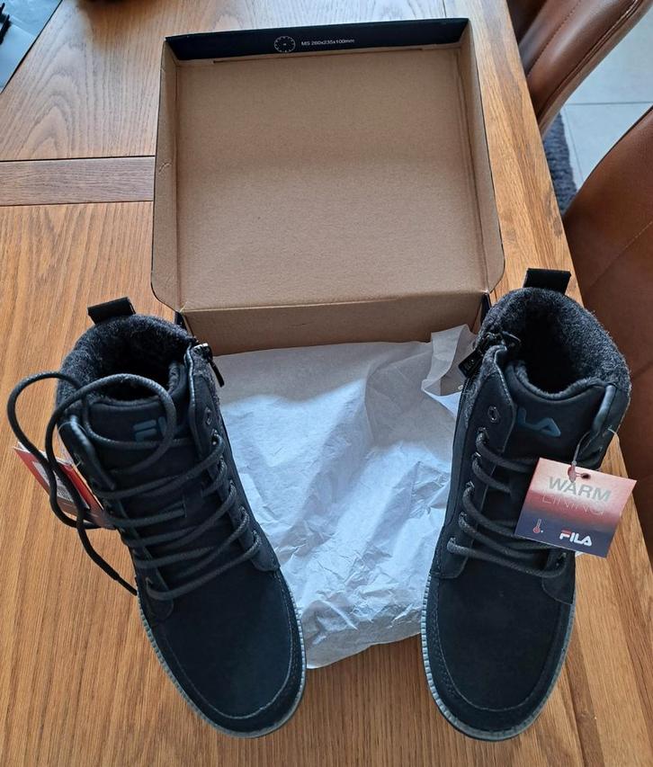 Nieuw: FILA maat 35 warme jongens veterboots zwart., Kinderen en Baby's, Kinderkleding | Schoenen en Sokken, Nieuw, Schoenen, Jongen