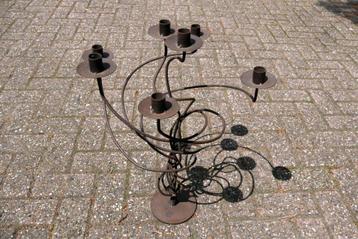 Mooie handgemaakte ijzeren kandelaar  beschikbaar voor biedingen