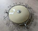 Vintage plafondlamp / plafonnière glas met smeedijzer, Ophalen, Zo goed als nieuw, Glas, Vintage