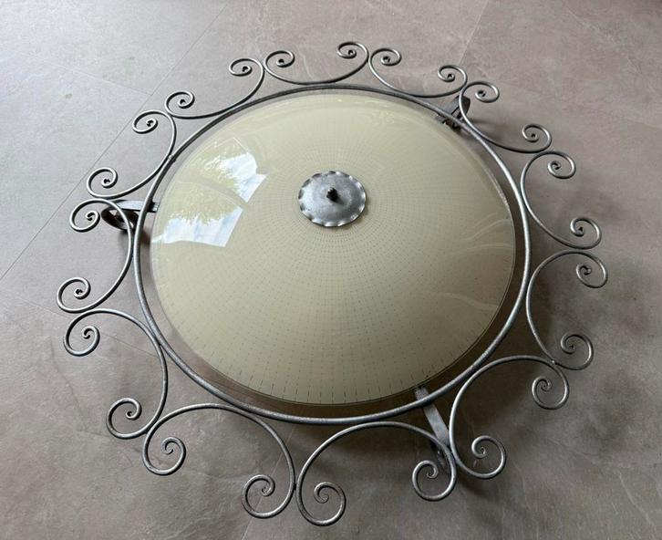 Vintage plafondlamp / plafonnière glas met smeedijzer, Huis en Inrichting, Lampen | Plafondlampen, Zo goed als nieuw, Glas, Metaal