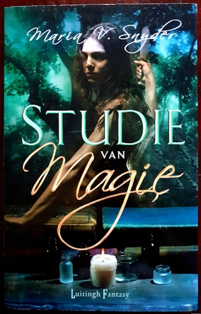 Studie van magie - Maria V. Snyder, Boeken, Fantasy, Gelezen, Ophalen of Verzenden