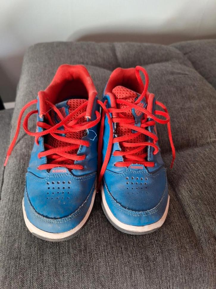 K-Swiss sportschoenen maat 33.5 - Zo goed als nieuw!, Kinderen en Baby's, Kinderkleding | Schoenen en Sokken, Zo goed als nieuw