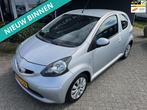 Toyota Aygo 1.0-12V Comfort NL AUTO/AIRCO/ELEK PACK APK+NAP, Voorwielaandrijving, Stof, Gebruikt, Zwart