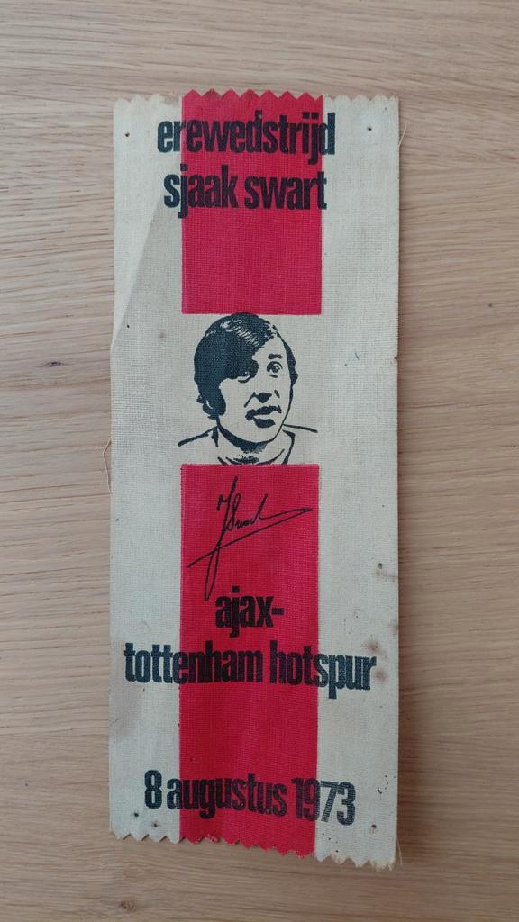 Ajax Sjaak Swart Erewedstrijd Vaantje 1973, Verzamelen, Sportartikelen en Voetbal, Gebruikt, Vaantje of Sjaal, Ajax, Ophalen of Verzenden