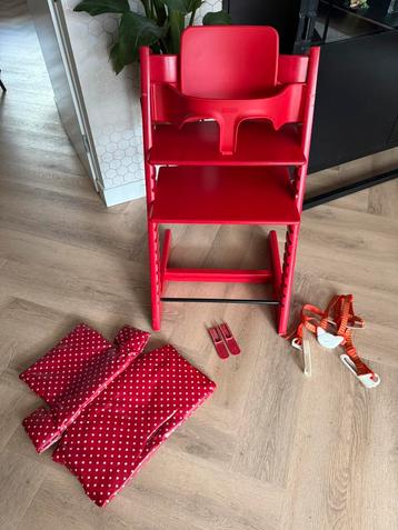 Stokke Tripp Trapp rood & babyset, gliders, kussen, harnas beschikbaar voor biedingen
