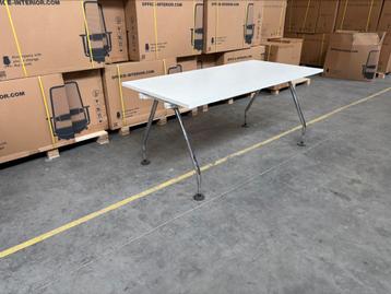 Vitra ad hoc refurbished vergadertafel/bureau frame beschikbaar voor biedingen