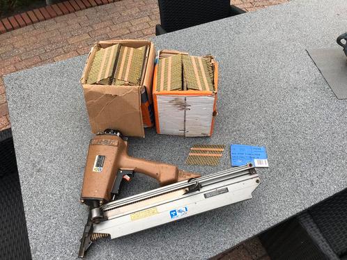 Spijkermachine DUO -FAST met 2 dozen spijkers van 9 cm, Doe-het-zelf en Verbouw, Gereedschap | Handgereedschap, Gebruikt, Ophalen