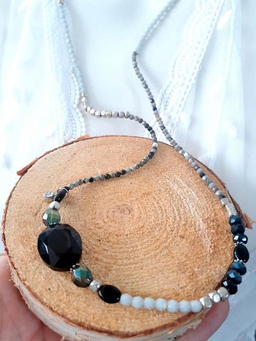 Nieuw, lange ketting! Met edelsteentjes, Sieraden, Tassen en Uiterlijk, Kettingen, Nieuw, Overige materialen, Verstelbaar, Ophalen of Verzenden