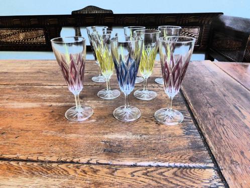 8 vintage champagneglazen, model Harlequin VMC Reims (1), Antiek en Kunst, Antiek | Glas en Kristal, Ophalen of Verzenden
