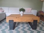 Salontafel van eiken balken met metalen onderstel, Ophalen, 100 tot 150 cm, 50 tot 100 cm, Rechthoekig