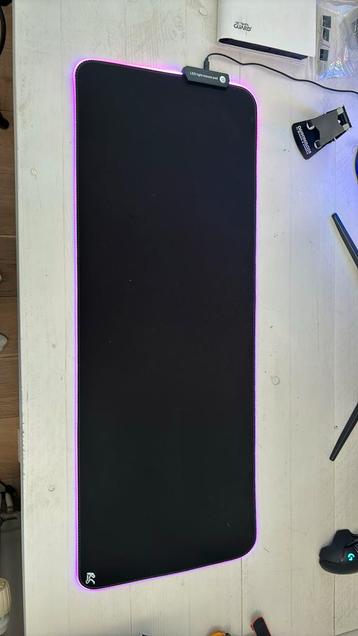 MACLEAN - XXL toetsenbord onderlegger 80x30cm met LED  beschikbaar voor biedingen