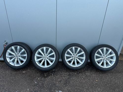 Volkswagen SILVER ALLOY velgen 17 inch, Auto-onderdelen, Banden en Velgen, Velg(en), Winterbanden, 17 inch, 225 mm, Personenwagen