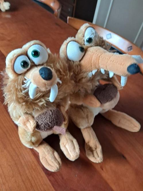 2 eekhoorns ice age 2 the meltdown 2005. 20cm, Kinderen en Baby's, Speelgoed | Knuffels en Pluche, Gebruikt, Overige typen, Ophalen of Verzenden