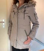 Khujo Winterjas - Warm en Stijlvol! Kleur grijs, Kleding | Dames, Jassen | Winter, Ophalen of Verzenden, Zo goed als nieuw, Maat 42/44 (L)