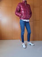 Donzen levi's jas in bordeaux rood, Ophalen of Verzenden, Zo goed als nieuw, Maat 36 (S), Levi’s