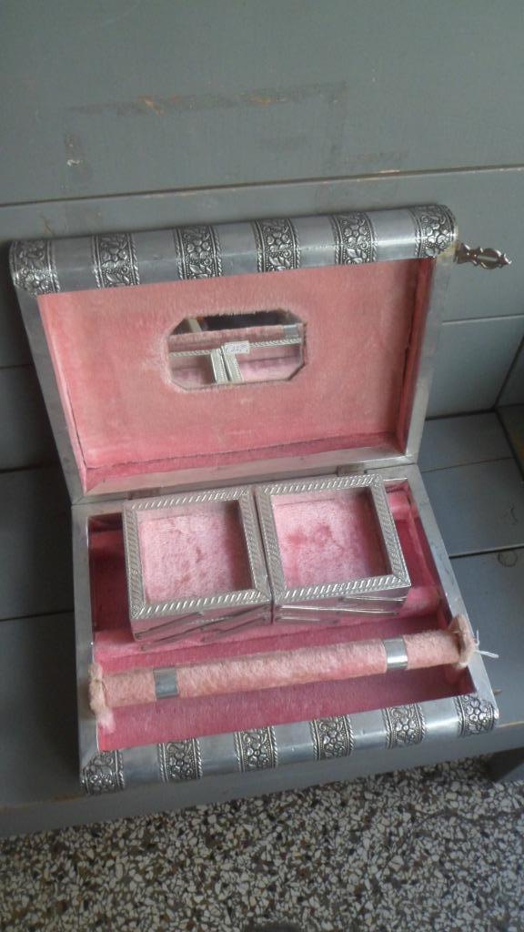 Sieradenkist met spiegeltje juwelenkist sieradendoos, Sieraden, Tassen en Uiterlijk, Overige Accessoires, Gebruikt, Ophalen of Verzenden