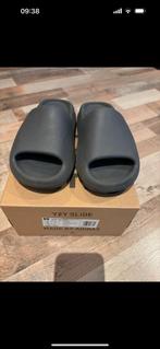 Yeezy slide maat 38, Kleding | Heren, Slippers, Ophalen of Verzenden, Yeezy, Zo goed als nieuw