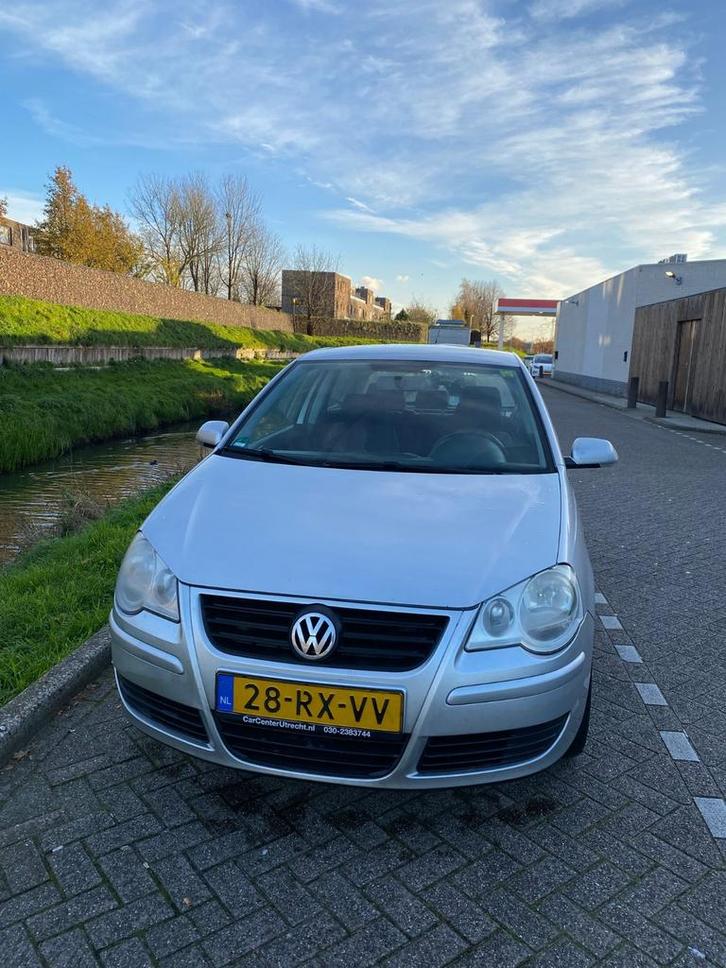 Volkswagen Polo 1.4 2005 Grijs, Auto's, Volkswagen, Particulier, Polo, Benzine, E, Hatchback, Automaat, Origineel Nederlands, Zilver of Grijs