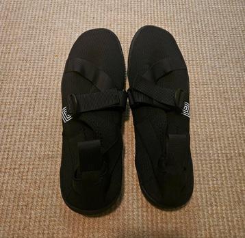 A7 Soul Sumo Slippers beschikbaar voor biedingen