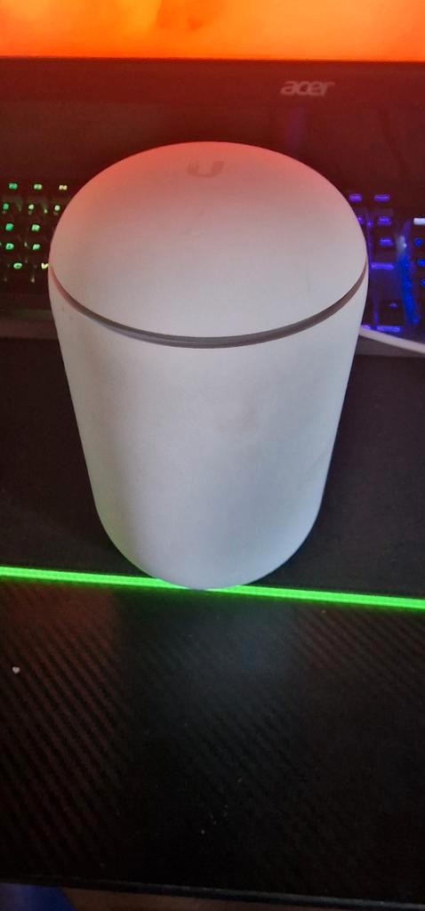 Ubiquiti UniFi Dream Machine (UDM), Computers en Software, Routers en Modems, Gebruikt, Router, Ophalen of Verzenden