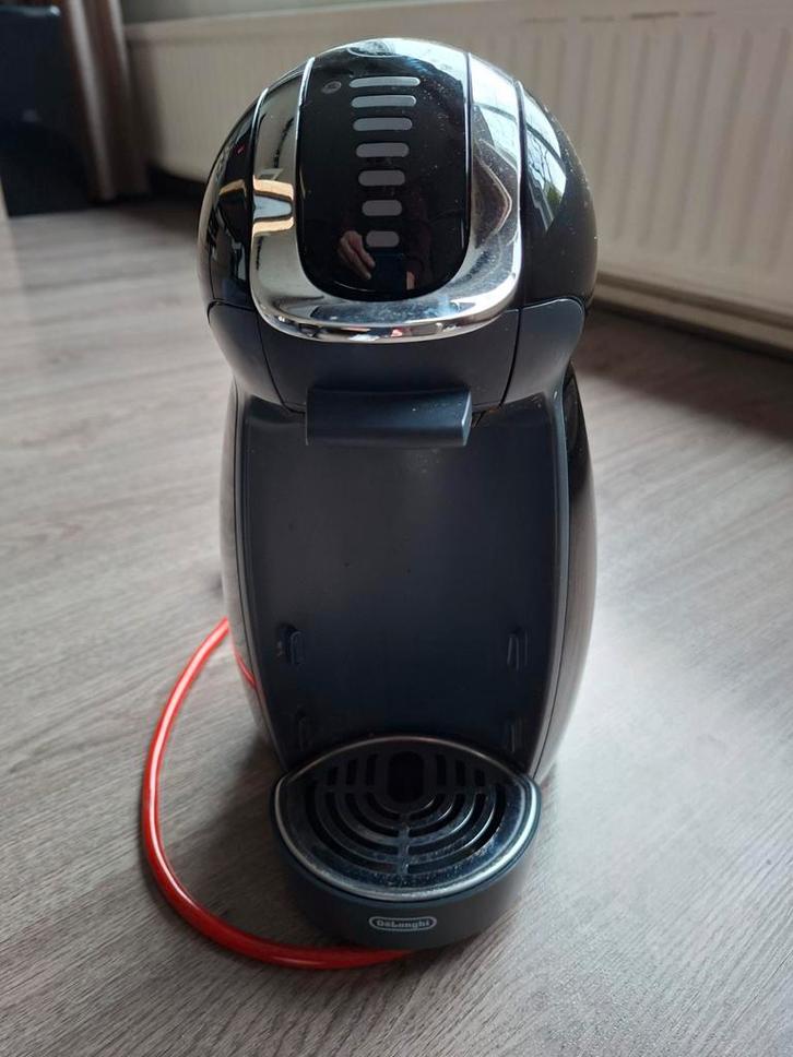 Dolce Gusto Mini Me - Nespresso capsulemachine, Witgoed en Apparatuur, Koffiezetapparaten, Zo goed als nieuw, Koffiepads en cups