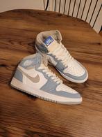 Nieuwe Nike Air Jordan 1 mid hyper royal, Kleding | Heren, Schoenen, Overige kleuren, Sportschoenen, Nieuw, Ophalen of Verzenden