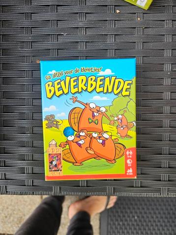 Beverbende kaartspel beschikbaar voor biedingen