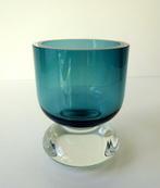 Glazen vaas helder en turquoise met ronde voet 2871-g, Antiek en Kunst, Antiek | Glas en Kristal, Ophalen of Verzenden