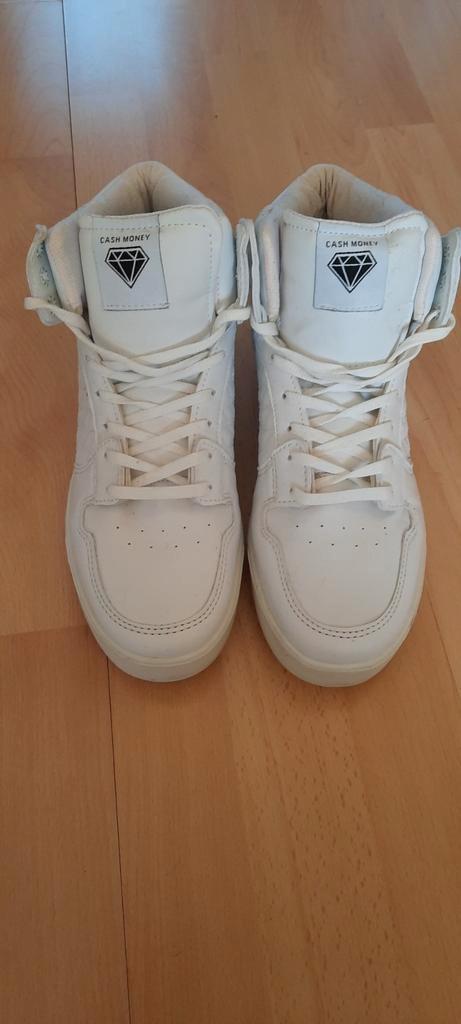 Half hoge witte sneakers. Maat: 44, Kleding | Heren, Schoenen, Zo goed als nieuw, Wit, Ophalen