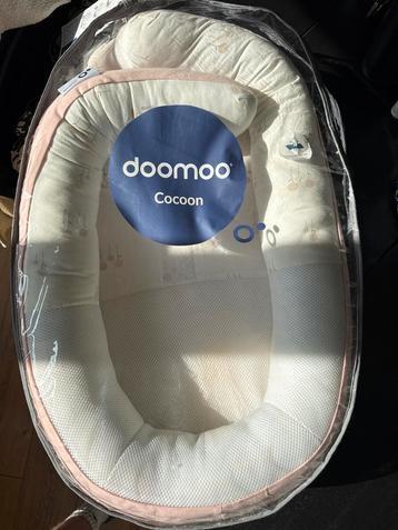 Doomoo Cocoon Babynestje - Zo Goed Als Nieuw beschikbaar voor biedingen