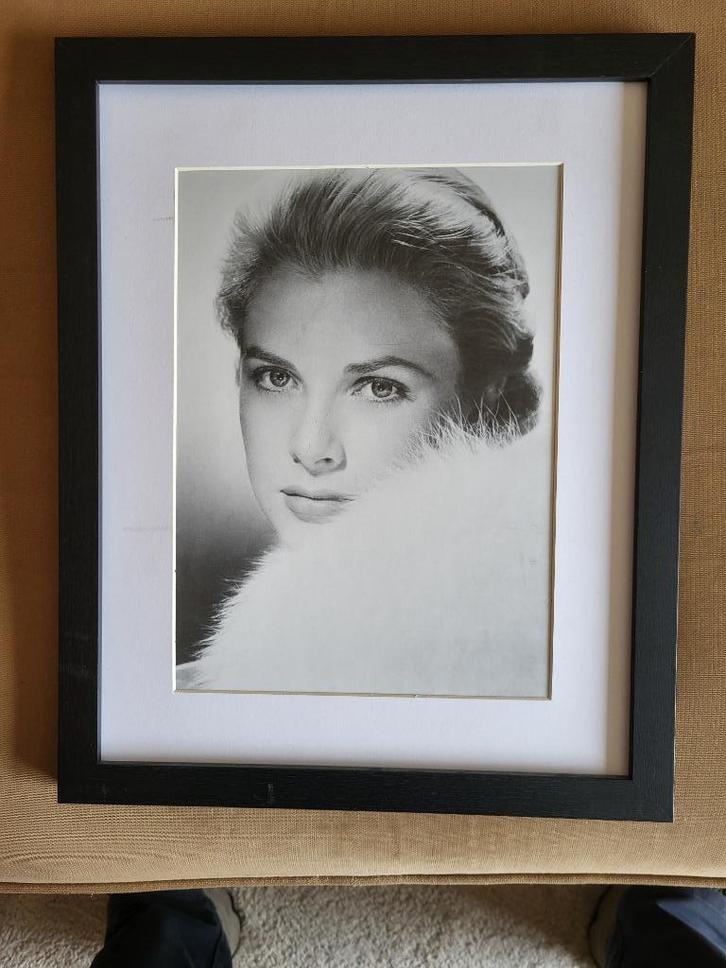 Grace Kelly / schitterend ingelijste foto/afbeelding., Verzamelen, Muziek, Artiesten en Beroemdheden, Zo goed als nieuw, Foto of Kaart