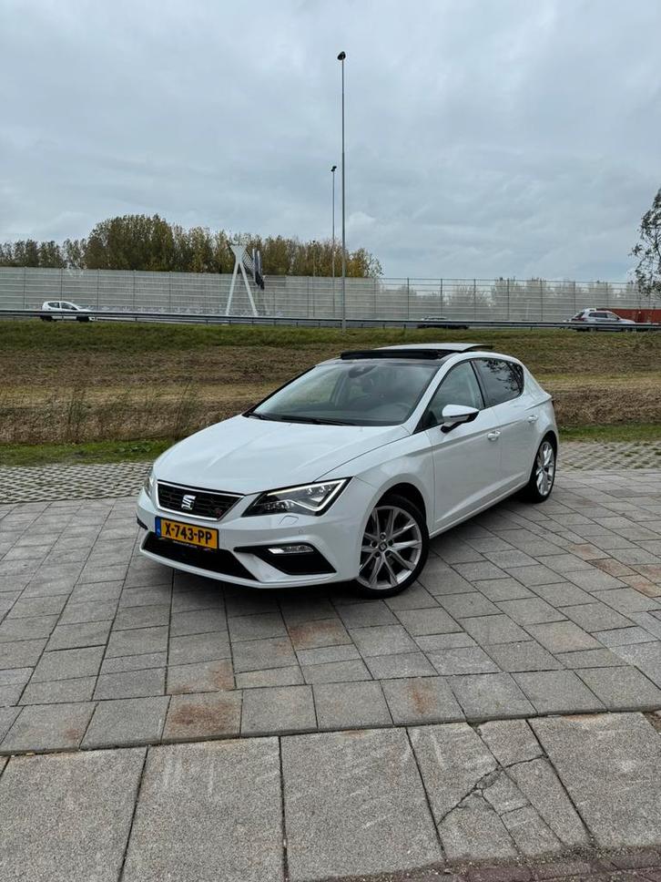 Seat Leon 1.8 TSI 180PK DSG7 PANODAK / CAMERA / LED/ CARPLAY, Auto's, Seat, Particulier, Leon, ABS, Achteruitrijcamera, Adaptieve lichten