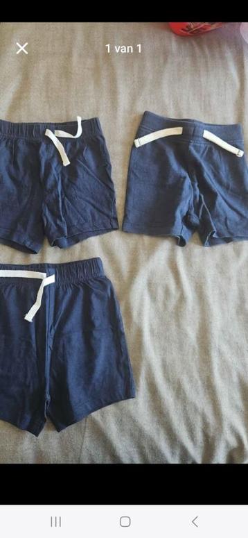 Korte broekjes maat 74 beschikbaar voor biedingen