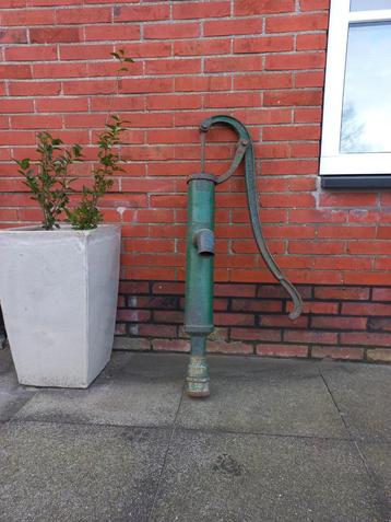Antieke koperen waterpomp ! beschikbaar voor biedingen