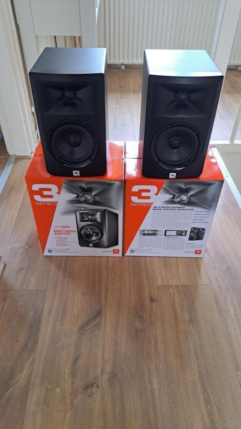 JBL LSR 305 Mk1 Studiomonitoren in nieuwstaat, Audio, Tv en Foto, Luidsprekers, Zo goed als nieuw, Front, Rear of Stereo speakers