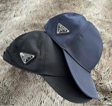 LUXE PRADA PET TOPKWALITEIT NIEUW KET KAARTJES €35,-  beschikbaar voor biedingen