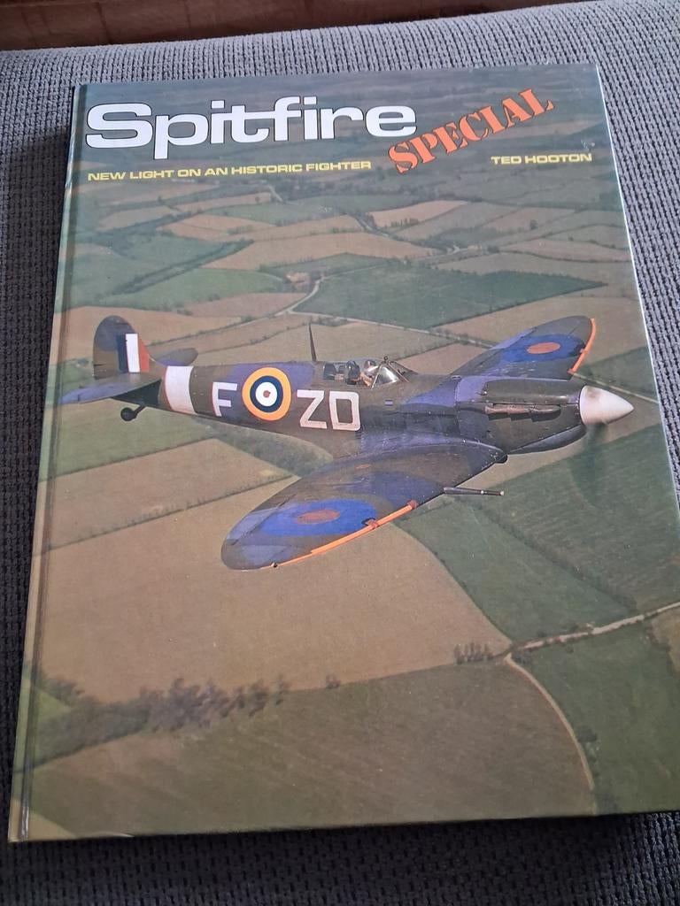 Spitfire Special 14 Nieuw Licht op een Historisch Vliegtuig, Ophalen of Verzenden