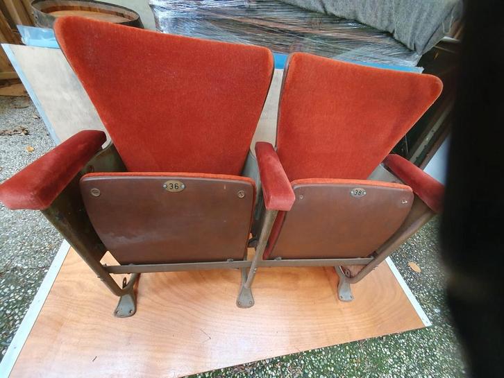Retro Bioscoopstoelen Cinema Palace Haarlem, Antiek en Kunst, Antiek | Meubels | Stoelen en Banken, Ophalen