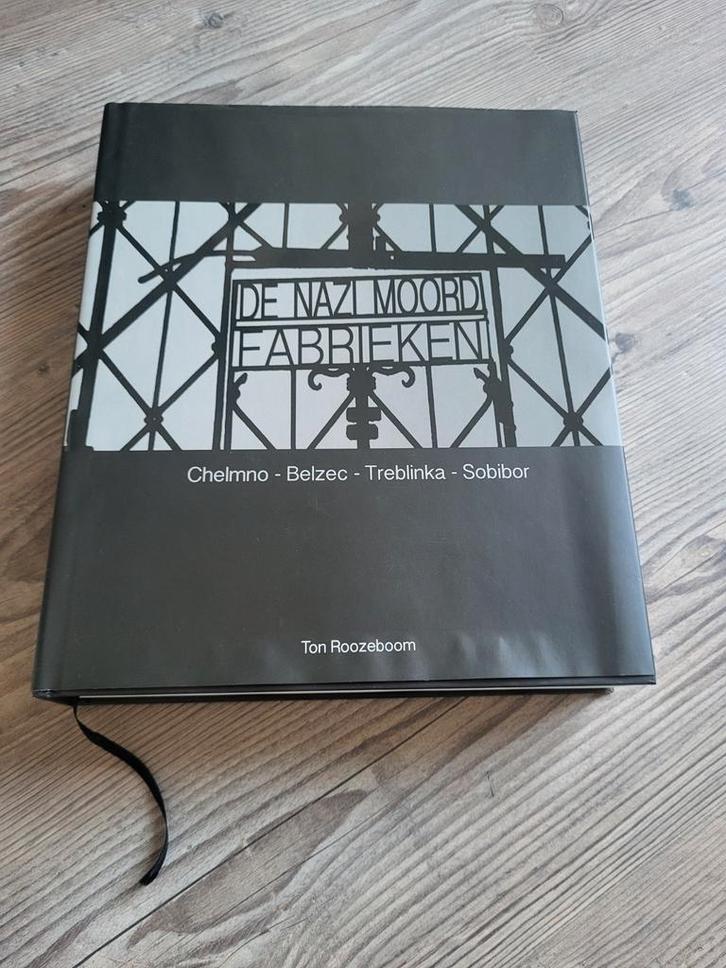 Ton Roozeboom - De Nazi moordfabrieken, Boeken, Oorlog en Militair, Zo goed als nieuw, Overige onderwerpen, Tweede Wereldoorlog