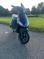 Piaggio zip 2t 70cc gele plaat, Fietsen en Brommers, Scooters | Piaggio, Ophalen, Tweetakt, Maximaal 45 km/u, Zo goed als nieuw