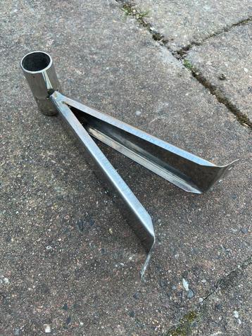 Mastbeugel voor TV Antenne - Gebruikt beschikbaar voor biedingen