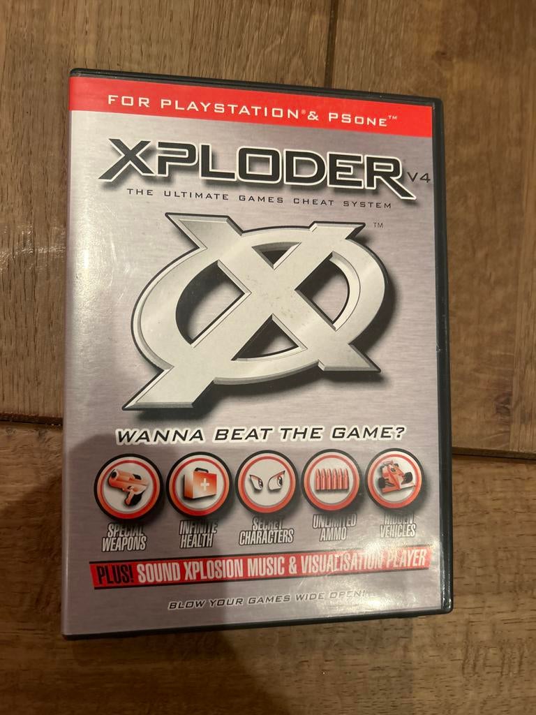 Xploder V4 - PlayStation & PSOne Cheat System, Spelcomputers en Games, Ophalen of Verzenden, Gebruikt