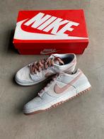 Nike dunk low fossil rose 42.5, Ophalen of Verzenden, Nieuw, Nike