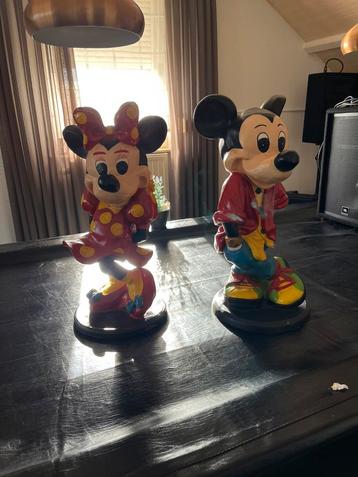 Mooie grote Minnie en mickey beschikbaar voor biedingen