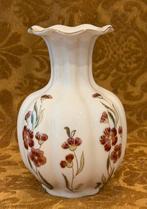 Zsolnay Hingary Porcelain Manufacture vaasje met bloemdecor, Ophalen of Verzenden